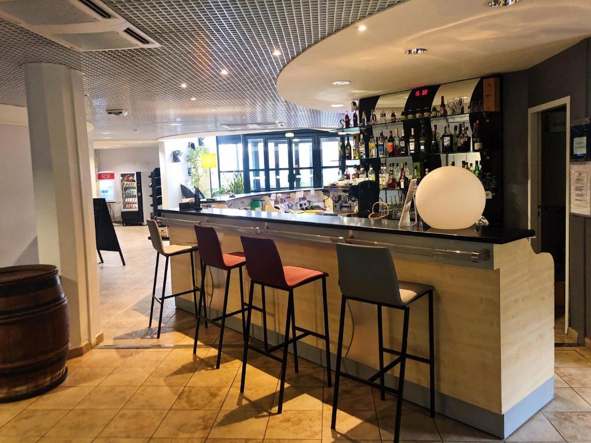 Le Domaine Des Fontaines - Hotel & Petit Dejeuner Bernin ภายนอก รูปภาพ